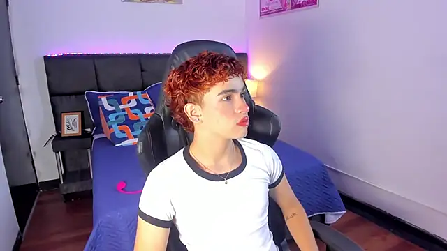 Aiiden 15 online show from December 5, 1:40 pm