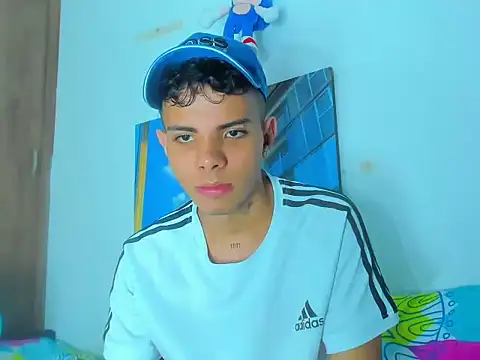 Snapshot of Alessandro_1610 chatting on March 12, 7:57 am Alessandro 1610 online show from March 12, 7:57 am