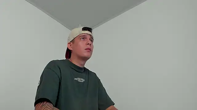 hugosan12 online show from February 15, 3:06 pm