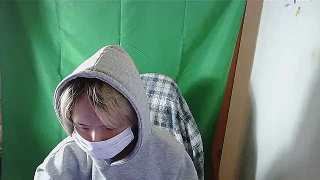 makitoru online show from May 2, 11:35 am