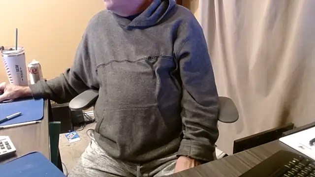 olderandwiser2 online show from April 12, 3:42 am