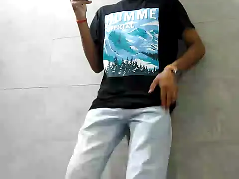 Snapshot of Lustyluckyy chatting on October 5, 7:07 pm Lustyluckyy online show from October 5, 7:07 pm