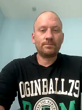 Snapshot of Krzysiekg123 chatting on October 5, 2:54 pm Krzysiekg123 online show from October 5, 2:54 pm