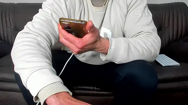 sexyhotmusclesforyou1 online show from March 23, 3:32 am