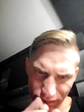 Ruanie online show from April 16, 9:39 pm