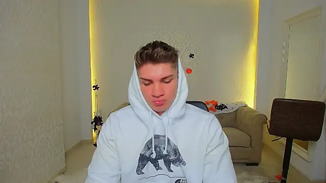 MaxKaiden online show from October 27, 5:54 am