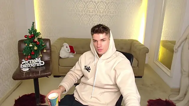 MaxKaiden online show from December 5, 7:04 am