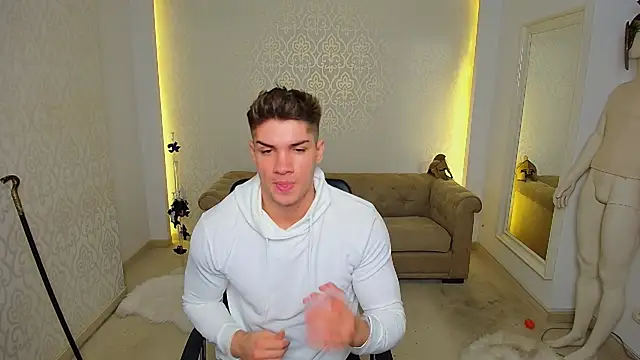 MaxKaiden online show from November 12, 5:57 am