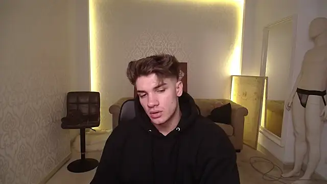 MaxKaiden online show from March 1, 5:09 am