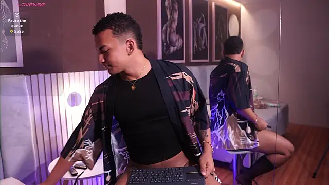 Rafa2004Cruz online show from April 2, 1:08 pm