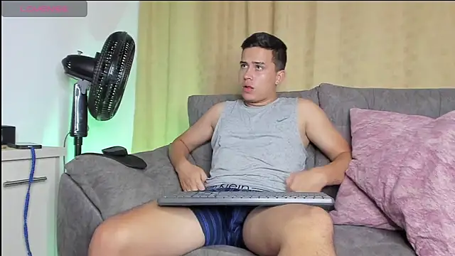 Snapshot of mattiwsmorris_ chatting on March 7, 4:45 am mattiwsmorris  online show from March 7, 4:45 am