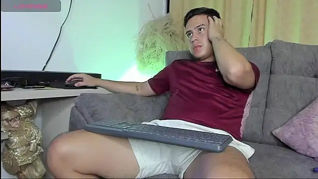 Snapshot of mattiwsmorris_ chatting on March 11, 6:21 am mattiwsmorris  online show from March 11, 6:21 am