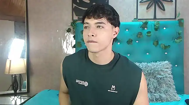 LiamAndrewzz online show from February 18, 6:49 pm