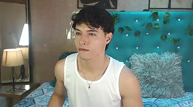 LiamAndrewzz online show from March 5, 4:35 pm