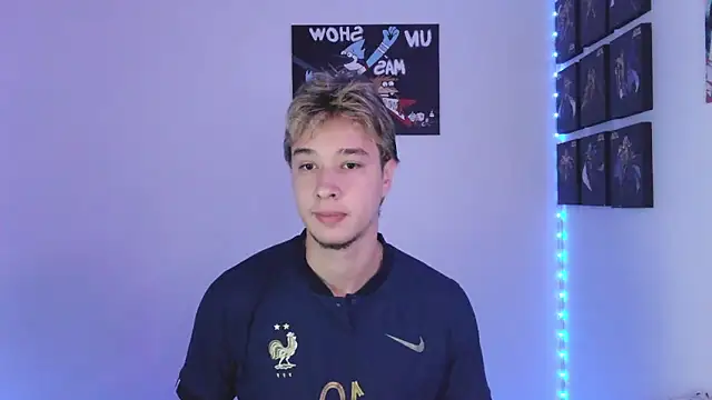 Snapshot of jack_walker190 chatting on October 4, 7:08 pm jack walker190 online show from October 4, 7:08 pm