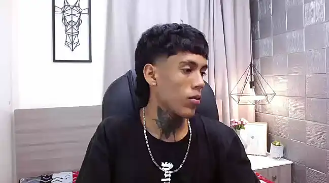 Snapshot of RyanKing19 chatting on March 20, 3:13 am RyanKing19 online show from March 20, 3:13 am