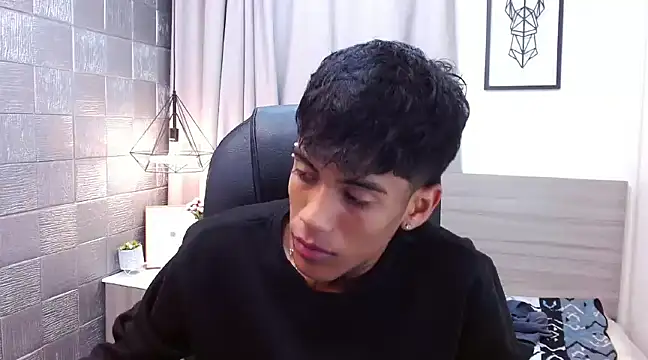 Snapshot of RyanKing19 chatting on March 14, 6:21 am RyanKing19 online show from March 14, 6:21 am