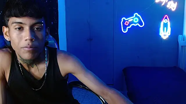 Snapshot of RyanKing19 chatting on February 26, 7:58 pm RyanKing19 online show from February 26, 7:58 pm