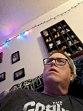 Smallone327 online show from February 19, 4:01 am