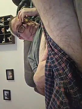 Smallone327 online show from February 1, 6:12 am