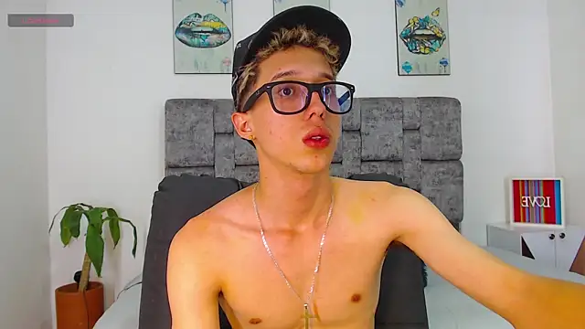 skinny bigcock02 online show from December 22, 8:39 pm