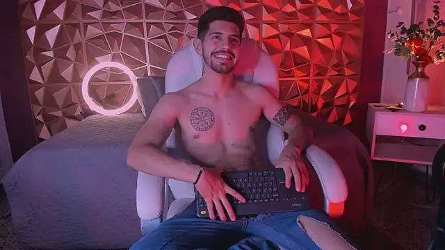 AlejandroStormm online show from March 12, 6:29 am