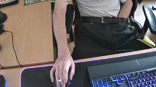 DerGeileLoveboy online show from September 22, 1:43 pm