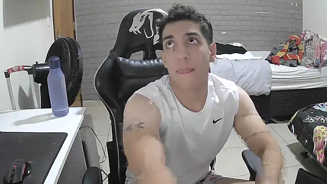 Snapshot of brancooodonto chatting on October 23, 12:25 am brancooodonto online show from October 23, 12:25 am