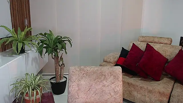 Snapshot of cod_dolll chatting on October 16, 12:29 am cod dolll online show from October 16, 12:29 am