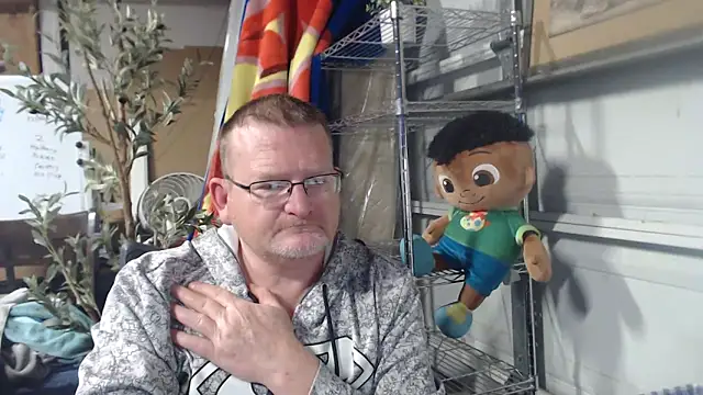 Randomoldguy615 online show from March 20, 12:40 am