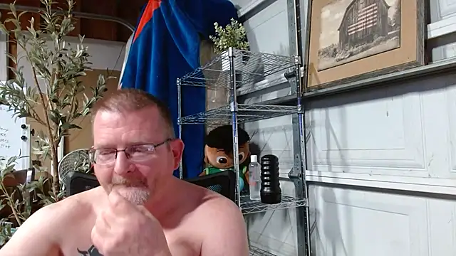 Randomoldguy615 online show from February 27, 1:46 am