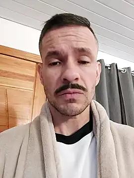 juniortche1313 online show from September 16, 2:56 am