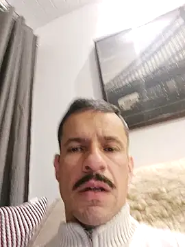 juniortche1313 online show from October 22, 2:26 am