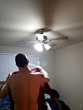 Snapshot of Johnnypro1OF chatting on February 27, 1:57 am Johnnypro1OF online show from February 27, 1:57 am