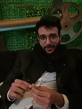 YJeromZCoxk online show from March 9, 9:02 am