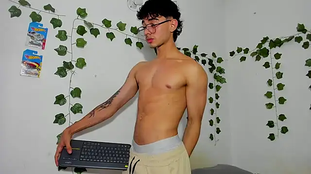 Noah milleer online show from January 16, 9:28 pm