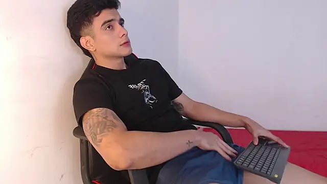 adam levis17 online show from October 30, 8:16 am