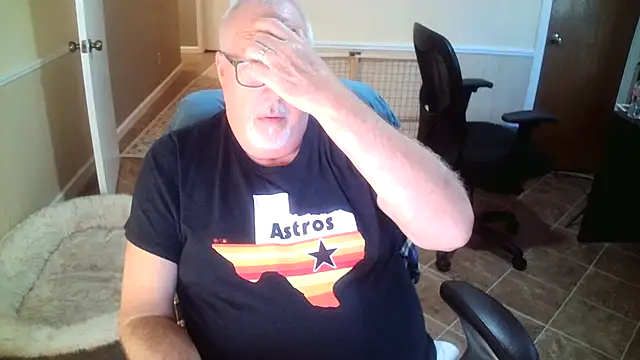 superbearboss online show from October 24, 3:36 pm