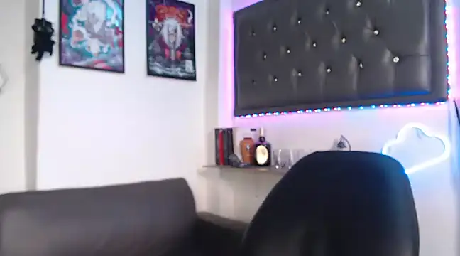 Snapshot of Monkey_uchiha777 chatting on March 8, 1:44 pm Monkey uchiha777 online show from March 8, 1:44 pm