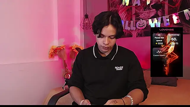 Snapshot of Draco_collins chatting on October 23, 8:34 pm Draco collins online show from October 23, 8:34 pm