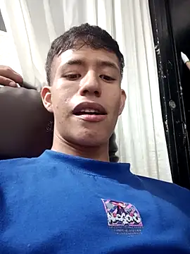 dareck 18 online show from July 8, 11:42 pm