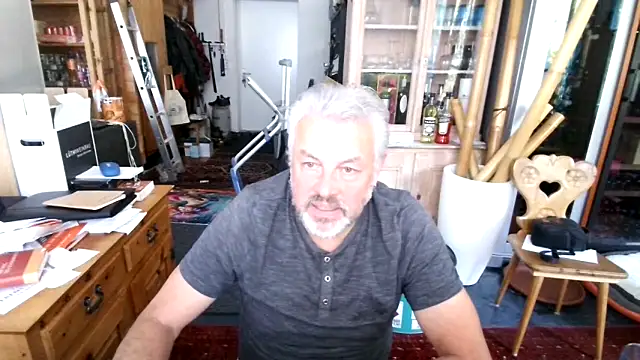 Berg Boy online show from September 20, 1:22 pm