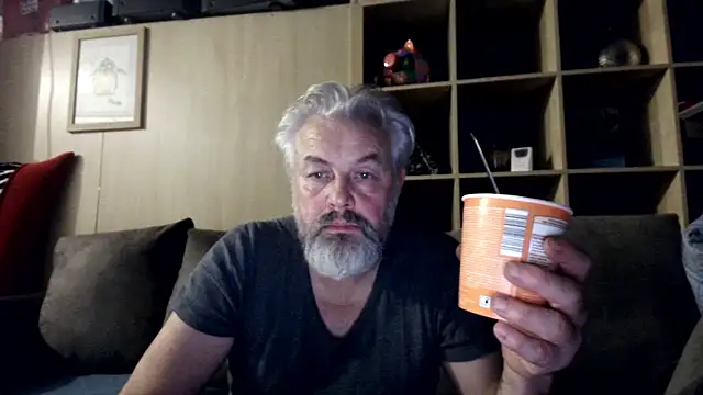 Berg Boy online show from January 15, 8:22 pm