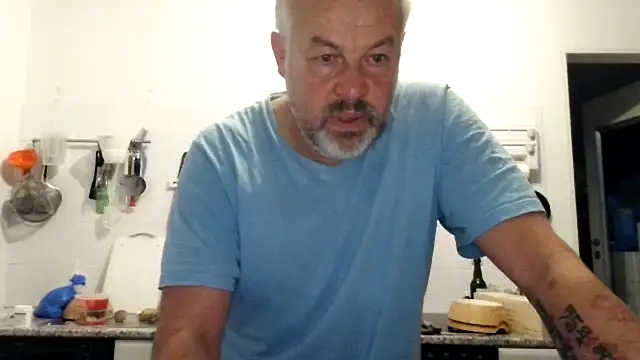 Berg Boy online show from October 5, 5:11 am