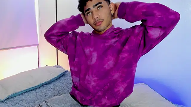 Snapshot of LucasCarterr_ chatting on March 18, 12:50 pm LucasCarterr  online show from March 18, 12:50 pm