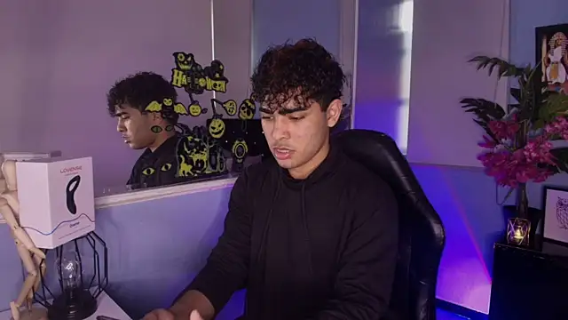 Snapshot of LucasCarterr_ chatting on October 15, 8:16 pm LucasCarterr  online show from October 15, 8:16 pm