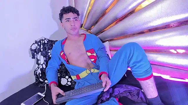 Snapshot of LucasCarterr_ chatting on March 13, 1:21 am LucasCarterr  online show from March 13, 1:21 am