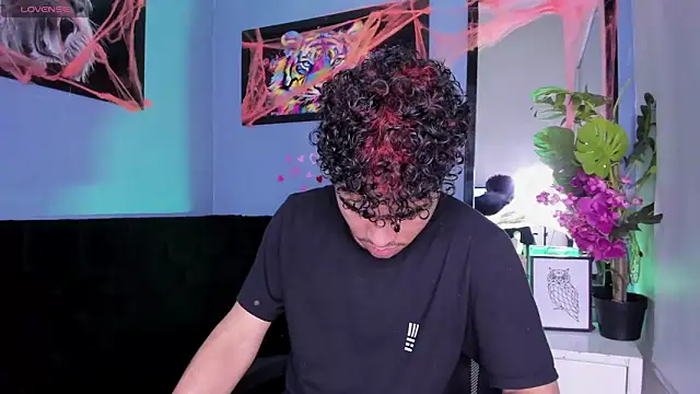 Snapshot of LucasCarterr_ chatting on October 28, 5:10 am LucasCarterr  online show from October 28, 5:10 am