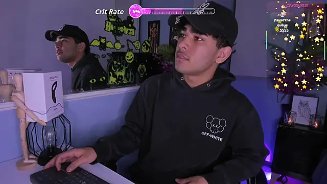 Snapshot of LucasCarterr_ chatting on October 18, 3:11 am LucasCarterr  online show from October 18, 3:11 am