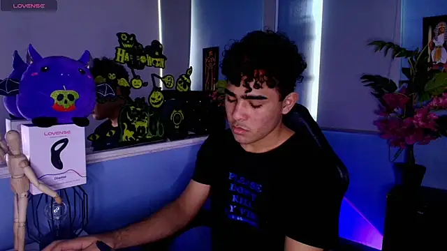 Snapshot of LucasCarterr_ chatting on October 13, 8:48 pm LucasCarterr  online show from October 13, 8:48 pm